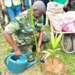 CAMEROUN :// « Bokwaongo : le Général de Brigade NGOLO Ngomba Tobie Gabriel élevé au rang de notable sous le titre de « SANGO »